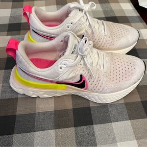 EUC Nike React Infinity Run Flyknit